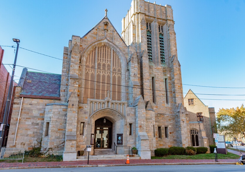 Primary Photo Of 156 High St, Portland Specialty For Sale