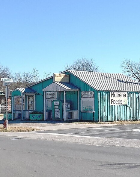 More Photos Of 1401 Chestnut St, Bastrop Land For Sale