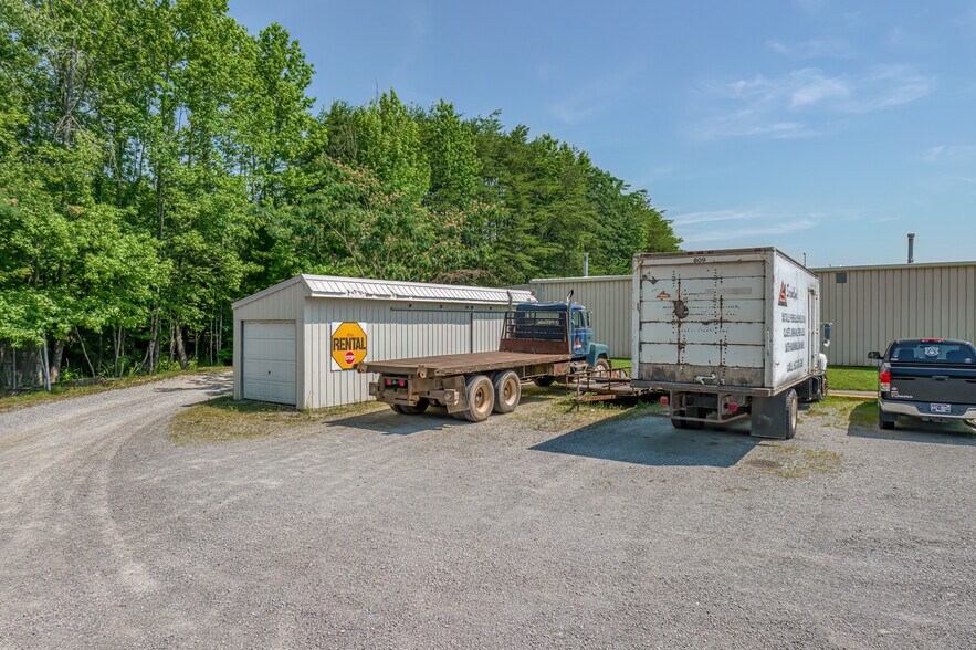 More Photos Of 801 Larry Byrd Rd, Kingston Light Distribution For Sale