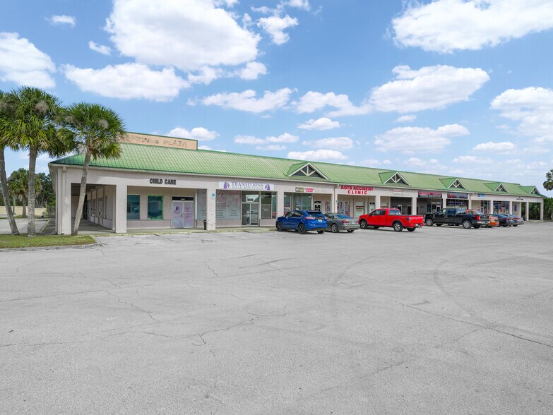 More Photos Of 9415 SE Maricamp Rd, Ocala Storefront Retail Office For Sale