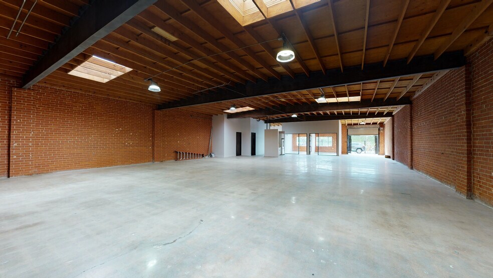 More Photos Of 2222 Cotner Ave, Los Angeles Office For Lease