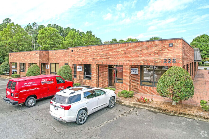 More Photos Of 228 Westinghouse Blvd, Charlotte Office For Lease