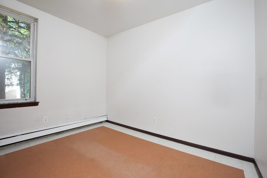 More Photos Of 1887 Joshuas Path, Central Islip Apartments For Sale