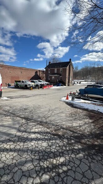More Photos Of 60 Marvin Ave, Brewster Village Apartments For Lease