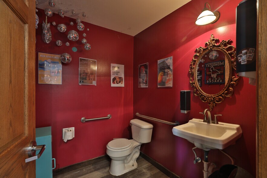 More Photos Of 310-312 E Hudson St, Columbus Freestanding For Sale