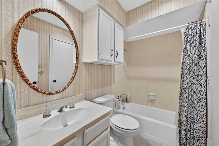 More Photos Of 210-212 Saint Marys Pl, Rockwall Apartments For Sale