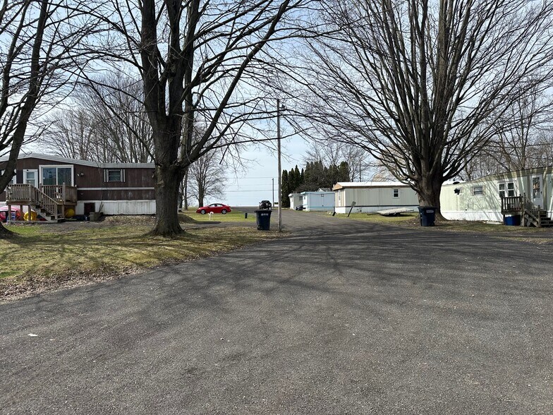 Primary Photo Of 2815 Miller Rd, Waterloo Manufactured Housing Mobile Home Park For Sale