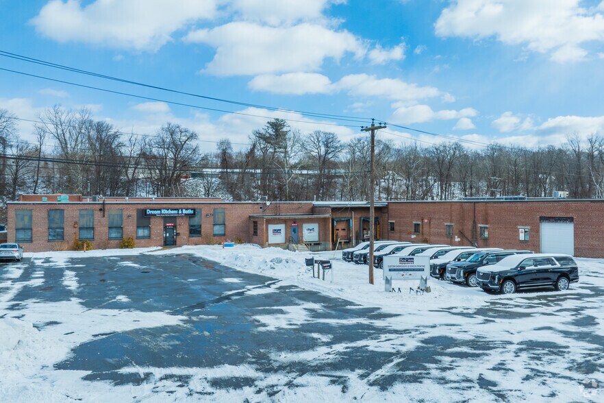 More Photos Of 44 Mead St, Leominster Manufacturing For Lease