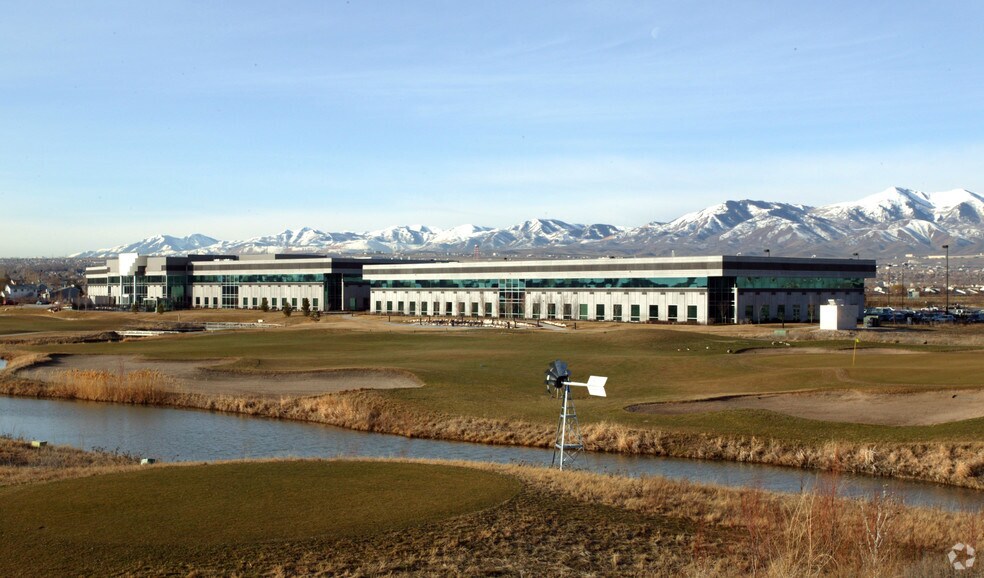 More Photos Of 2737 S Corporate Park Dr, West Valley City Office For Lease