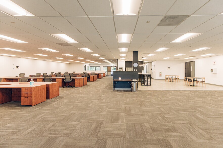 More Photos Of 7600-7646 SW Mohawk St, Tualatin Office For Lease