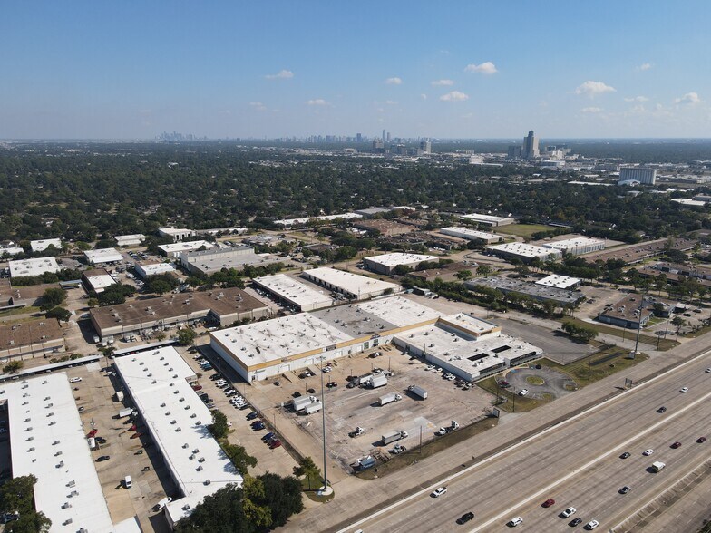 More Photos Of 1530 W Sam Houston Pky N, Houston Warehouse For Lease