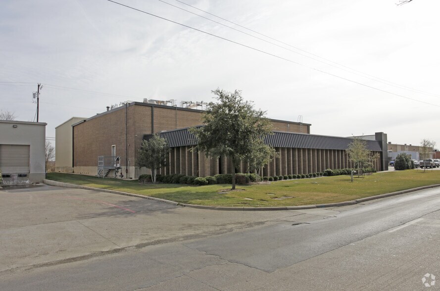 More Photos Of 730 N Great Southwest Pky, Arlington Refrigeration Cold Storage For Lease