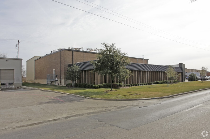 More Photos Of 730 N Great Southwest Pky, Arlington Refrigeration Cold Storage For Sale