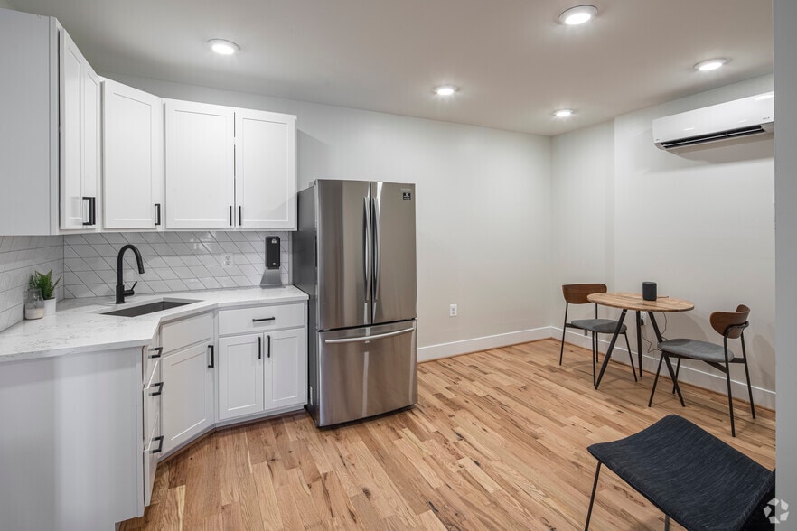 More Photos Of 1511 Eastern Ave, Baltimore Office Residential For Lease