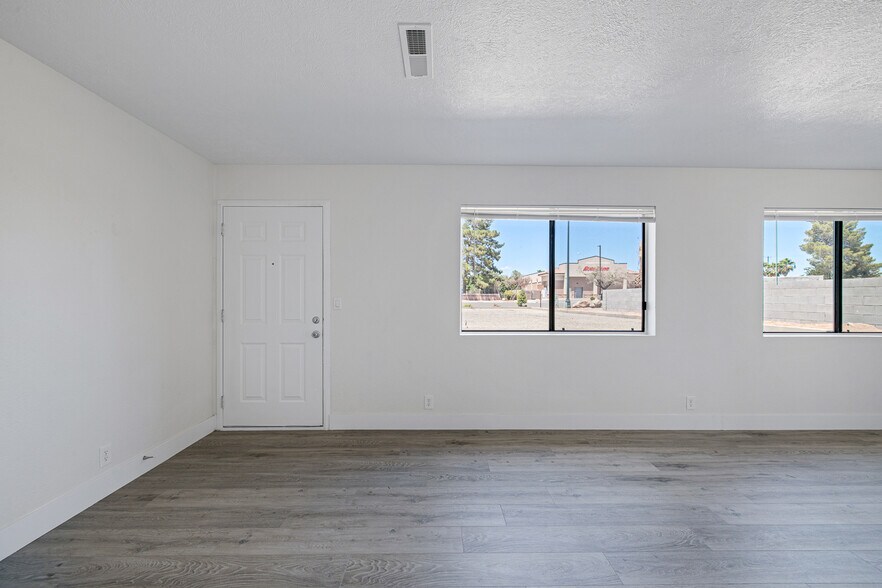 More Photos Of 126 E 1st North St, Mesquite Multifamily For Sale