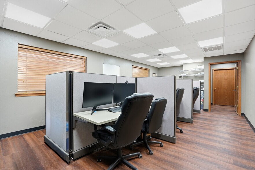 More Photos Of 14220 S Meridian Ave, Oklahoma City Warehouse For Sale