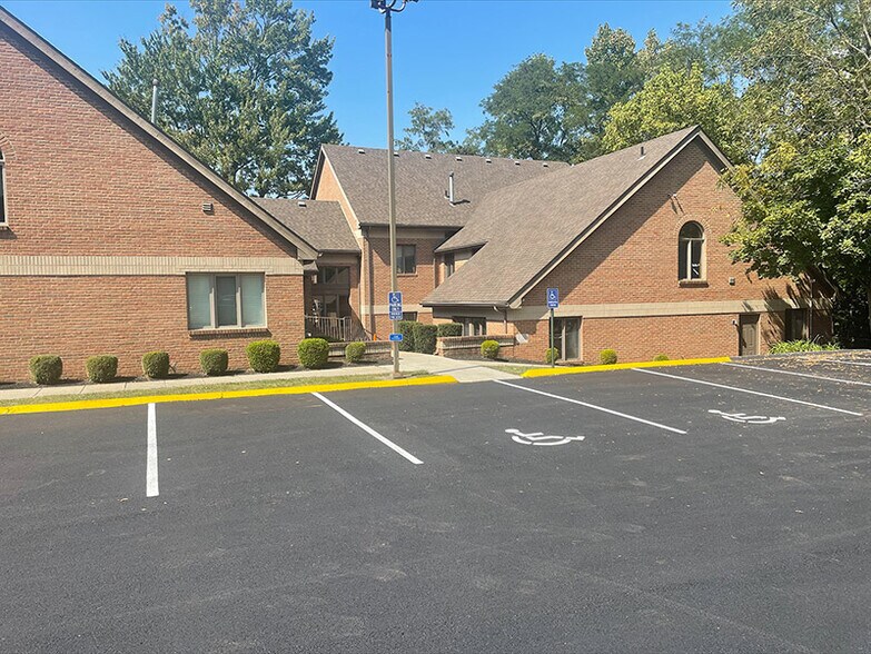 More Photos Of 190 S State St, Westerville Office For Lease