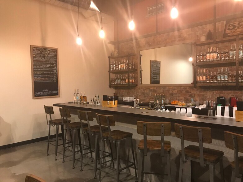 More Photos Of 10488 W Centennial Rd, Littleton Warehouse For Lease