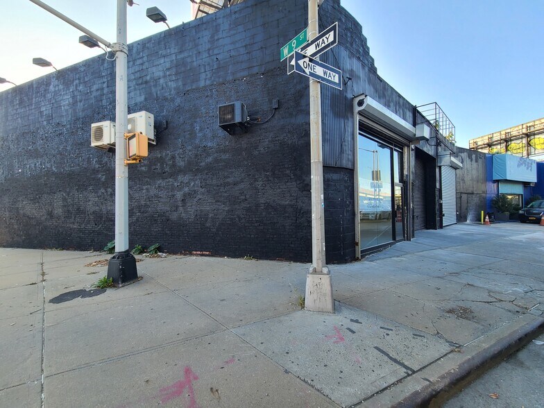 More Photos Of 286-294 Hamilton Ave, Brooklyn Warehouse For Lease
