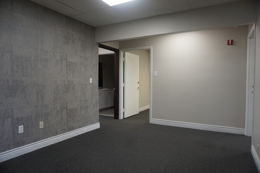 More Photos Of 2405-2425 N University Dr, Coral Springs Loft Creative Space For Lease