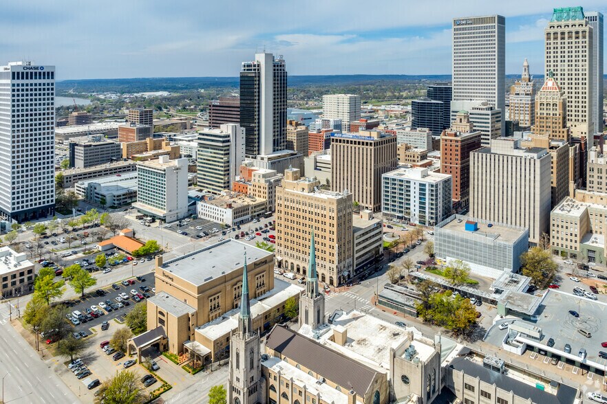 More Photos Of 624 S Boston Ave, Tulsa Office For Sale
