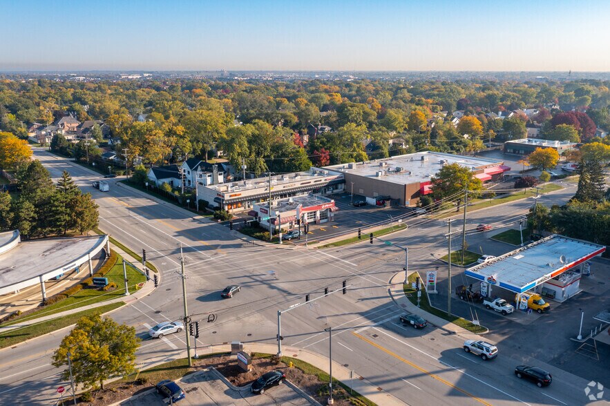 More Photos Of Glenview Rd @ NEC Glenview Rd & Greenwood Rd, Glenview Unknown For Lease