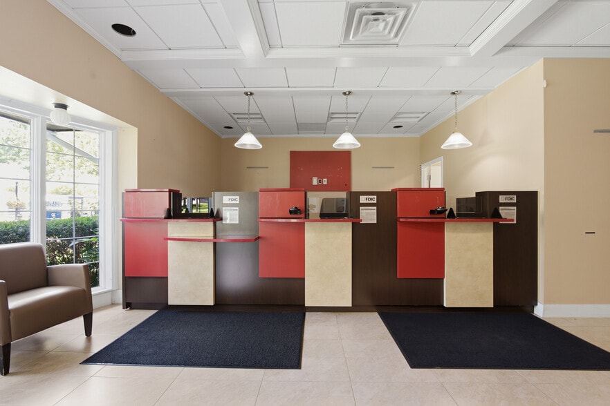 More Photos Of 56 Westchester Ave, Pound Ridge Freestanding For Lease