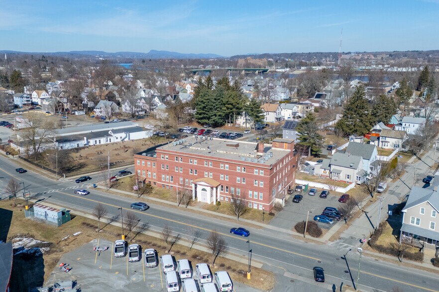 More Photos Of 425 Union St, West Springfield Office For Lease