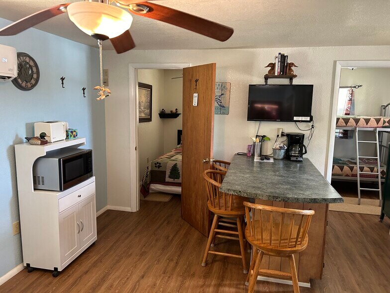 More Photos Of 141 County Road 851, Elizabeth Hotel For Sale