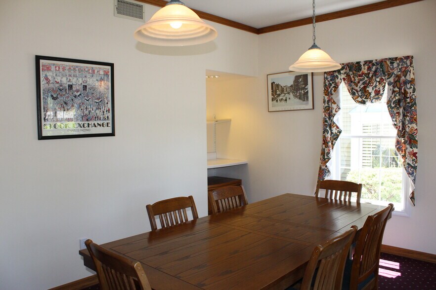 More Photos Of 1866 Commerce St, Yorktown Heights Office Residential For Lease