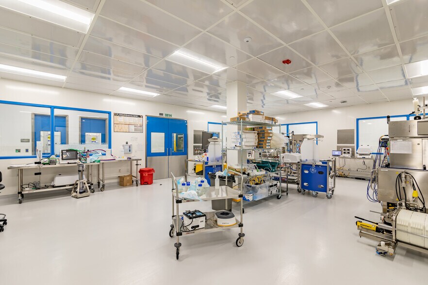 More Photos Of 727 Norristown Rd, Lower Gwynedd Research And Development For Lease