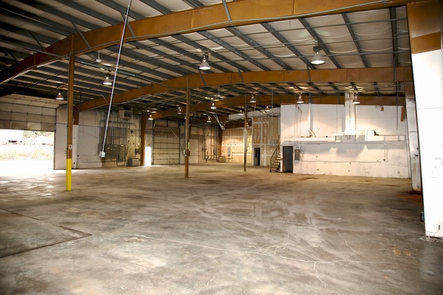 More Photos Of 1800 NE Cornelius Pass Rd, Hillsboro Warehouse For Lease