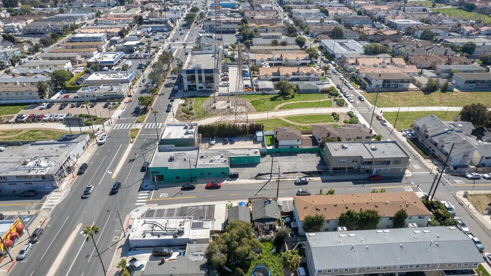 More Photos Of 2500 Artesia Blvd, Redondo Beach General Retail For Sale