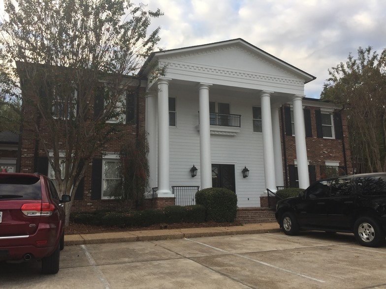 More Photos Of 7570 Old Canton Rd, Madison Office For Lease