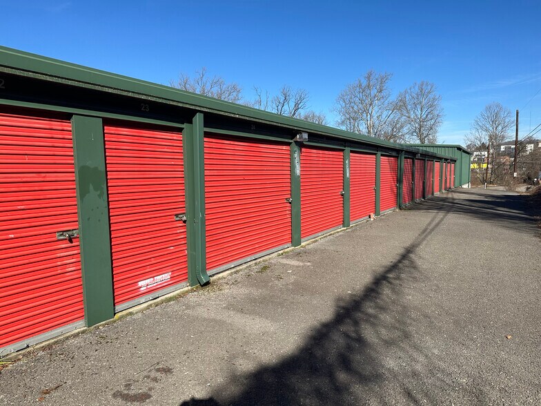 More Photos Of 213 Hart Street, Clarksburg Self Storage For Sale