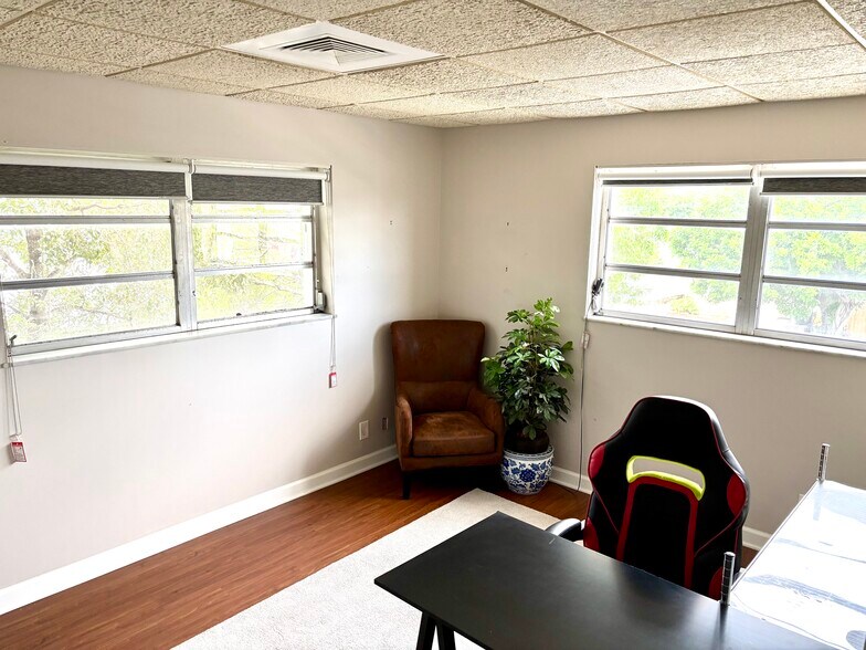 More Photos Of 218 S F St, Lake Worth Beach Warehouse For Sale