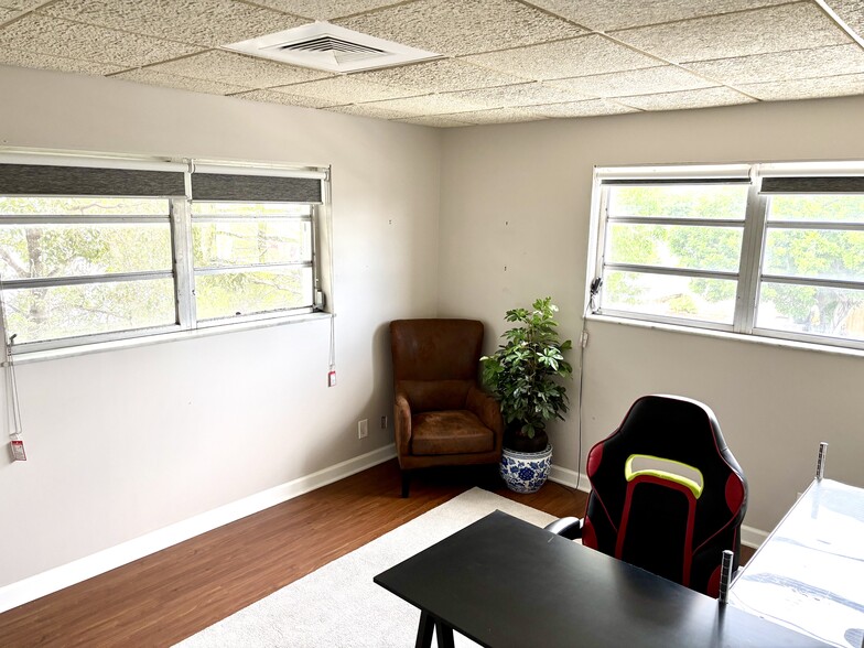 More Photos Of 218 S F St, Lake Worth Warehouse For Sale