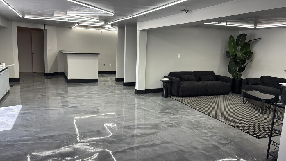 More Photos Of 36 XX NW 76 Ave, Miami General Retail For Lease
