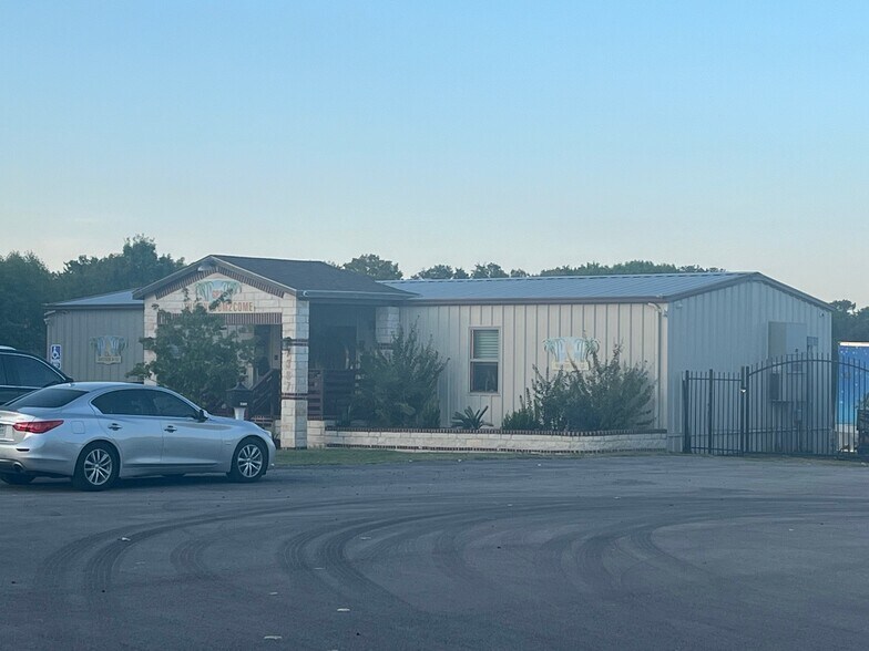 More Photos Of 7387 S Hulen St, Fort Worth Office For Sale