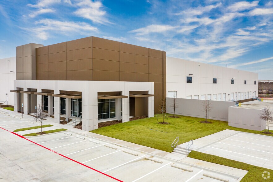 Primary Photo Of 1801 S Shiloh Rd, Garland Distribution For Lease