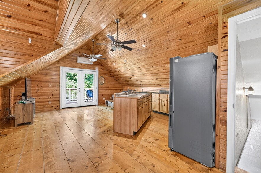 More Photos Of 105 Foothills Rd, Pikeville Multifamily For Sale
