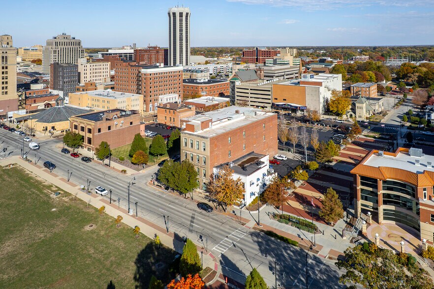 More Photos Of 311-319 S 5th St, Springfield Parking Lot For Sale