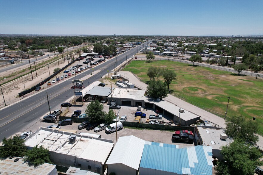 Primary Photo Of 8326 Alameda Ave, El Paso Auto Repair For Sale