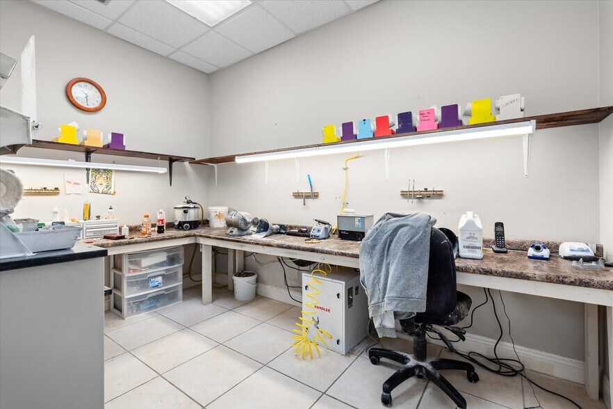 More Photos Of 4080-4088 Government Blvd, Mobile Office For Sale