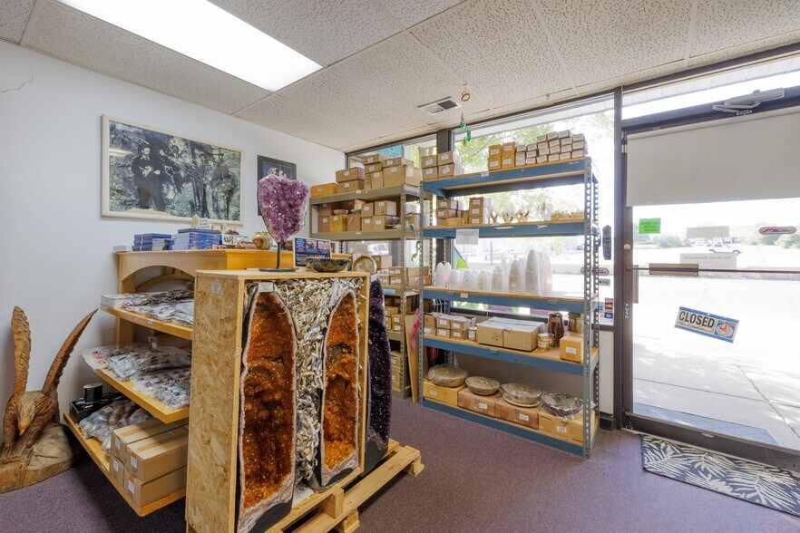 More Photos Of 810 Quail St, Lakewood Warehouse For Lease