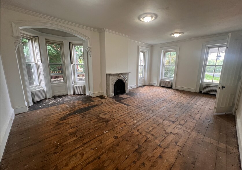 More Photos Of 2 Main St, Flemington Restaurant For Sale