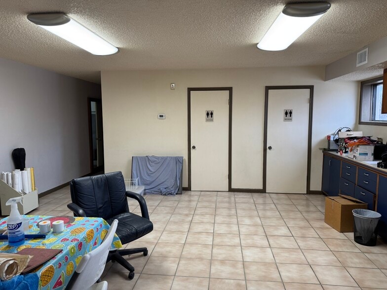 More Photos Of 16131 College Oak Dr, San Antonio Warehouse For Lease