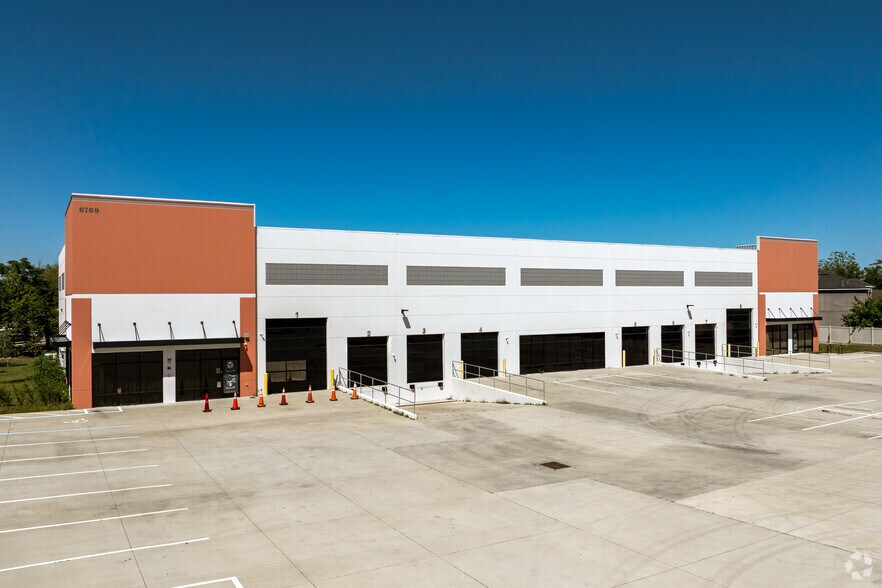 Primary Photo Of 6769 Curtis St, Orlando Warehouse For Lease