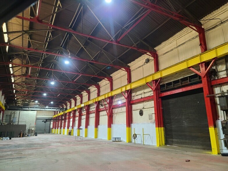 More Photos Of 7840-7860 Lehigh Ave, Morton Grove Truck Terminal For Sale
