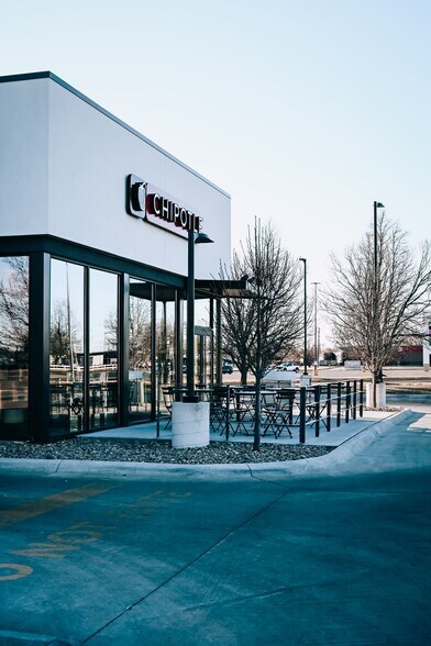 More Photos Of 5001 N 2nd Ave, Kearney Freestanding For Sale